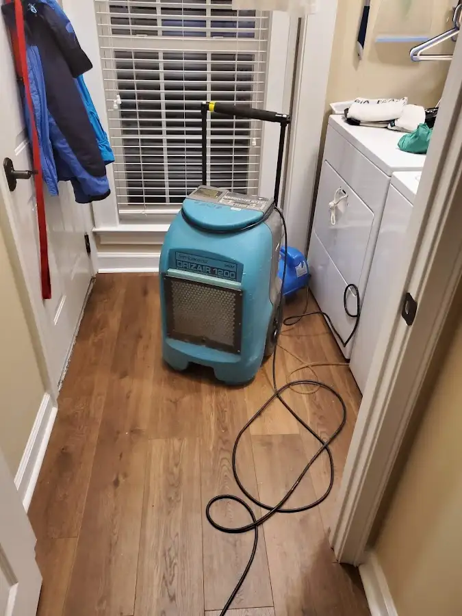 Commercial dehumidifier deployed for Flood Damage Cleanup in Paradise